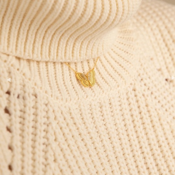 NWOT butterfly necklace - Picture 6 of 7